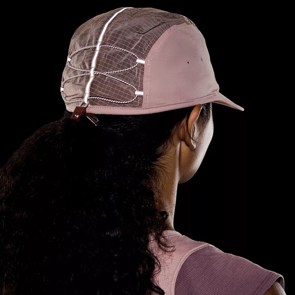 Lululemon Hiking draw chord hat  s/m - Picture 2 of 2